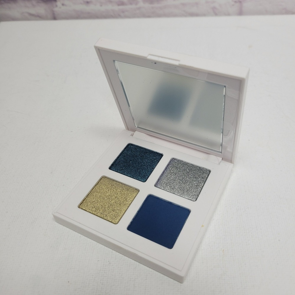 Eyeshadow Quad Palette by Eyeshadow - Navy Blue, Silver, Gold, Teal